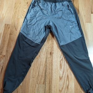Nike challenger running sweatpants small grey